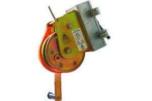 4.救援捲揚器 ( CAMP 284 Lifting Device)